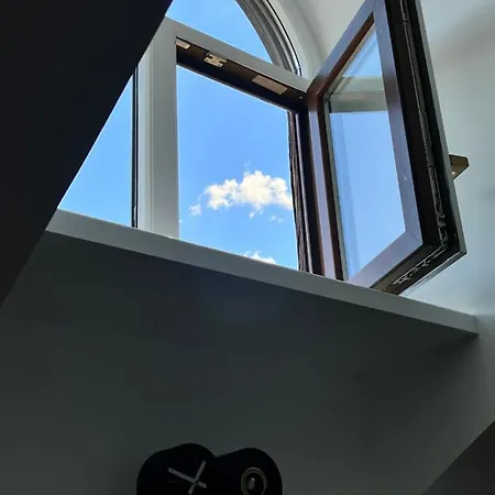 S E C R E T D I A M O N D - Apartment *