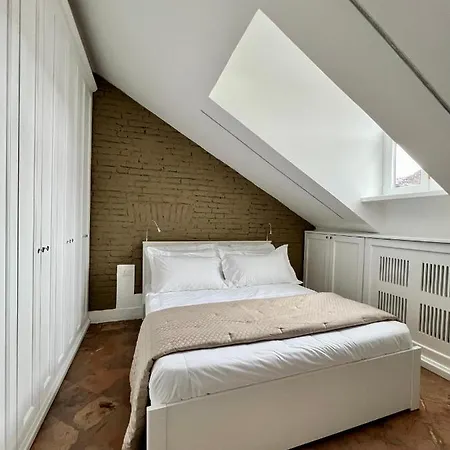 S E C R E T D I A M O N D - Apartment *